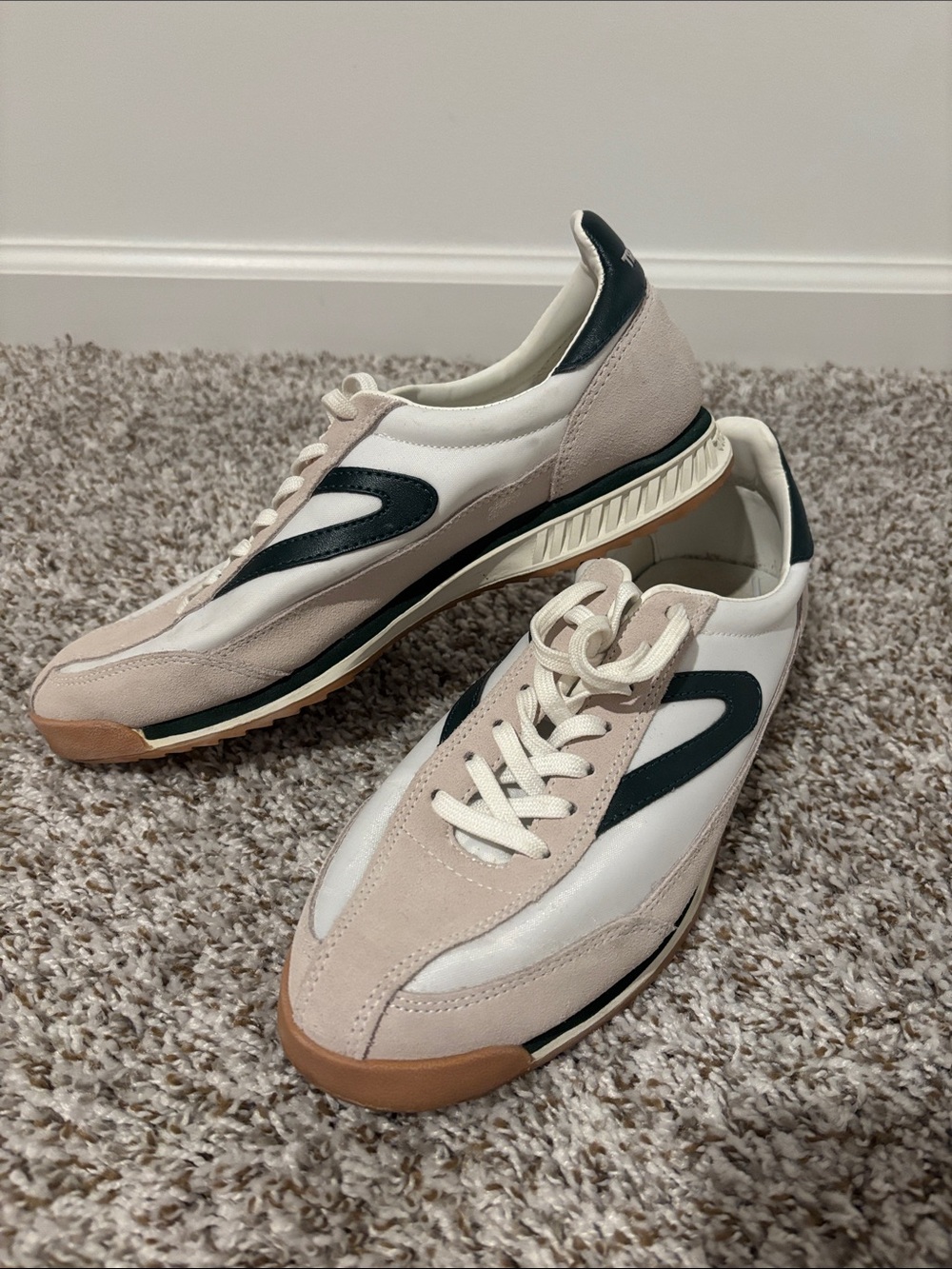 Tretorn Beige, White & Dark Green Retro Runner Sneakers